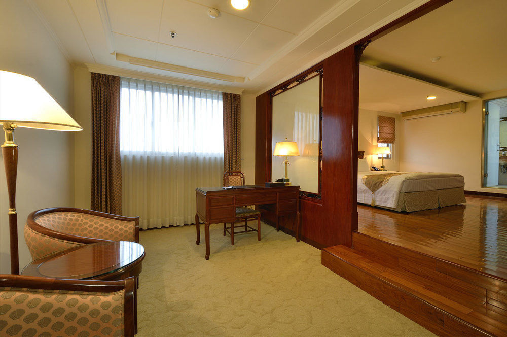 King'S Paradise Hotel Zhongli Exterior photo