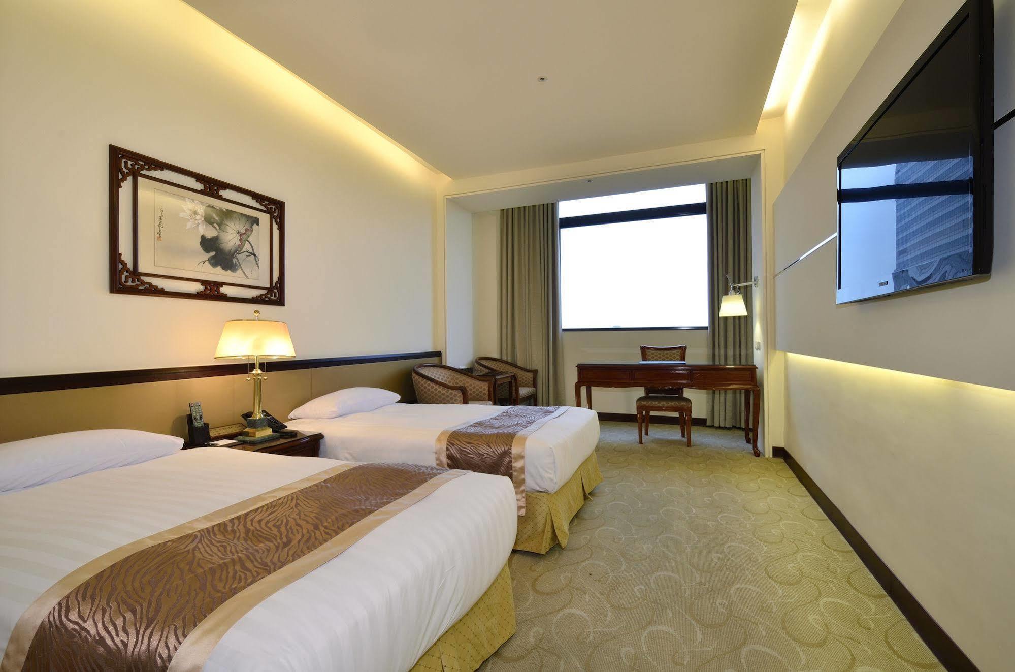 King'S Paradise Hotel Zhongli Exterior photo