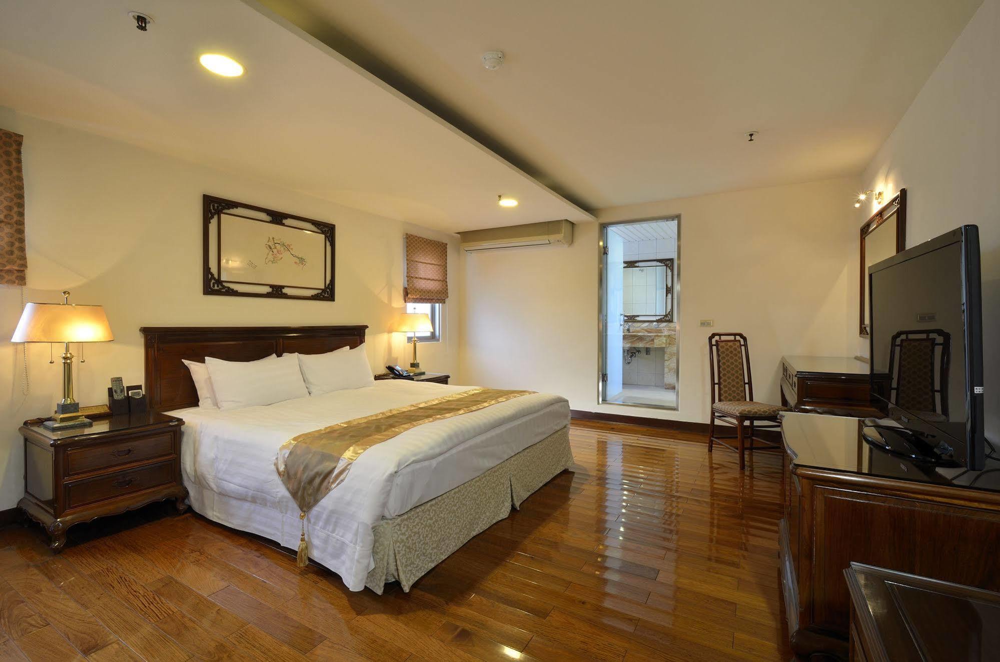 King'S Paradise Hotel Zhongli Exterior photo